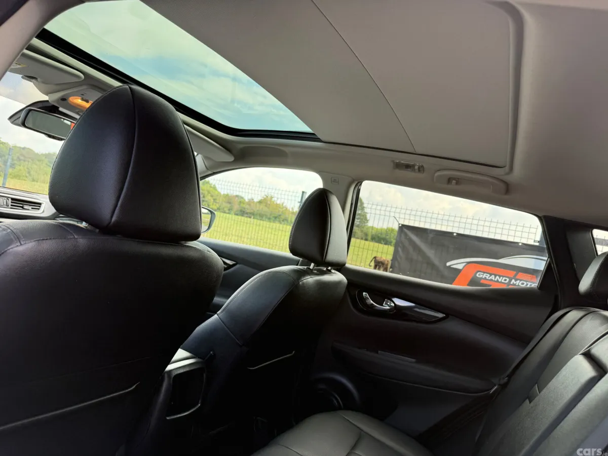 Nissan Qashqai Hatchback, Diesel, 2016, Black