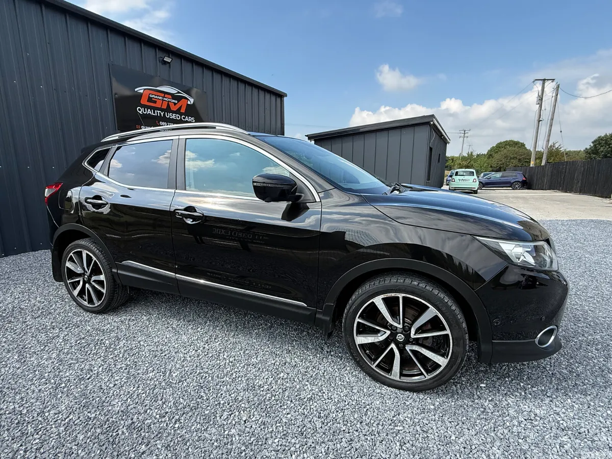 Nissan Qashqai Hatchback, Diesel, 2016, Black