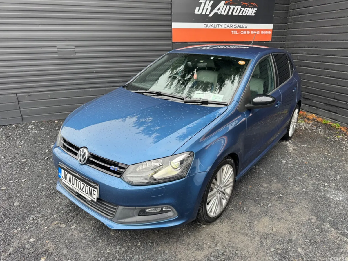Volkswagen Polo Hatchback, Petrol, 2015, Blue
