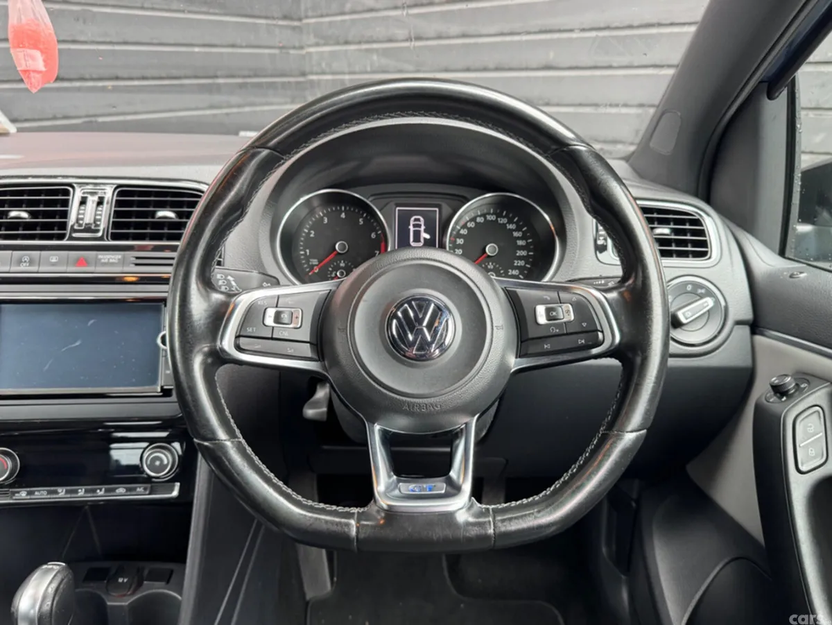 Volkswagen Polo Hatchback, Petrol, 2015, Blue