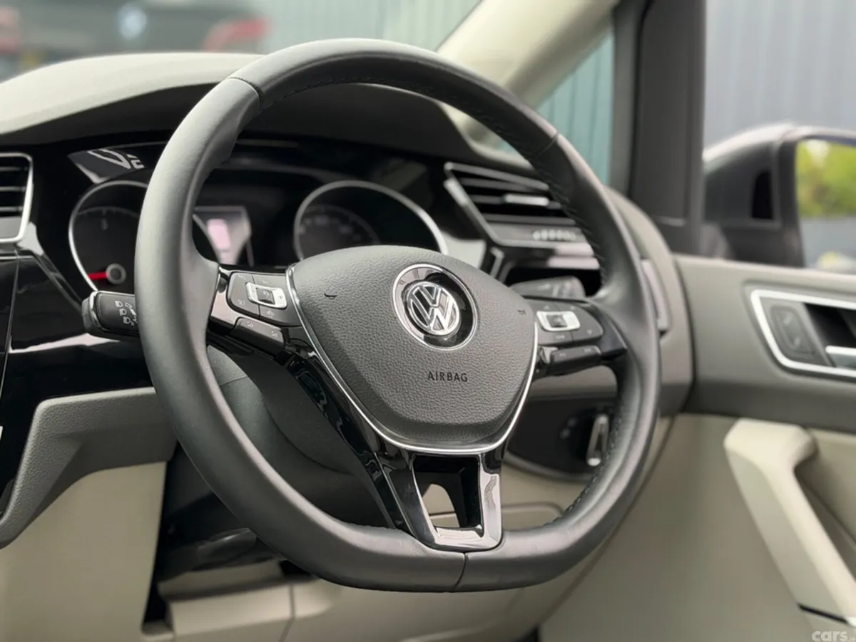 Volkswagen Touran MPV, Diesel, 2018, Grey