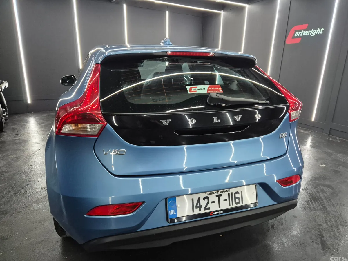 Volvo V40 Hatchback, Diesel, 2014, Blue