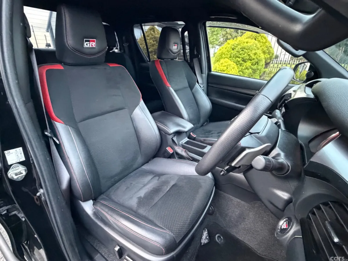 Toyota Hilux SUV, Diesel, 2024, Black