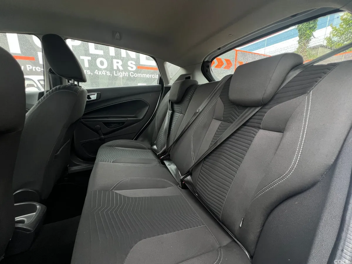 Ford Fiesta Hatchback, Petrol, 2015, White
