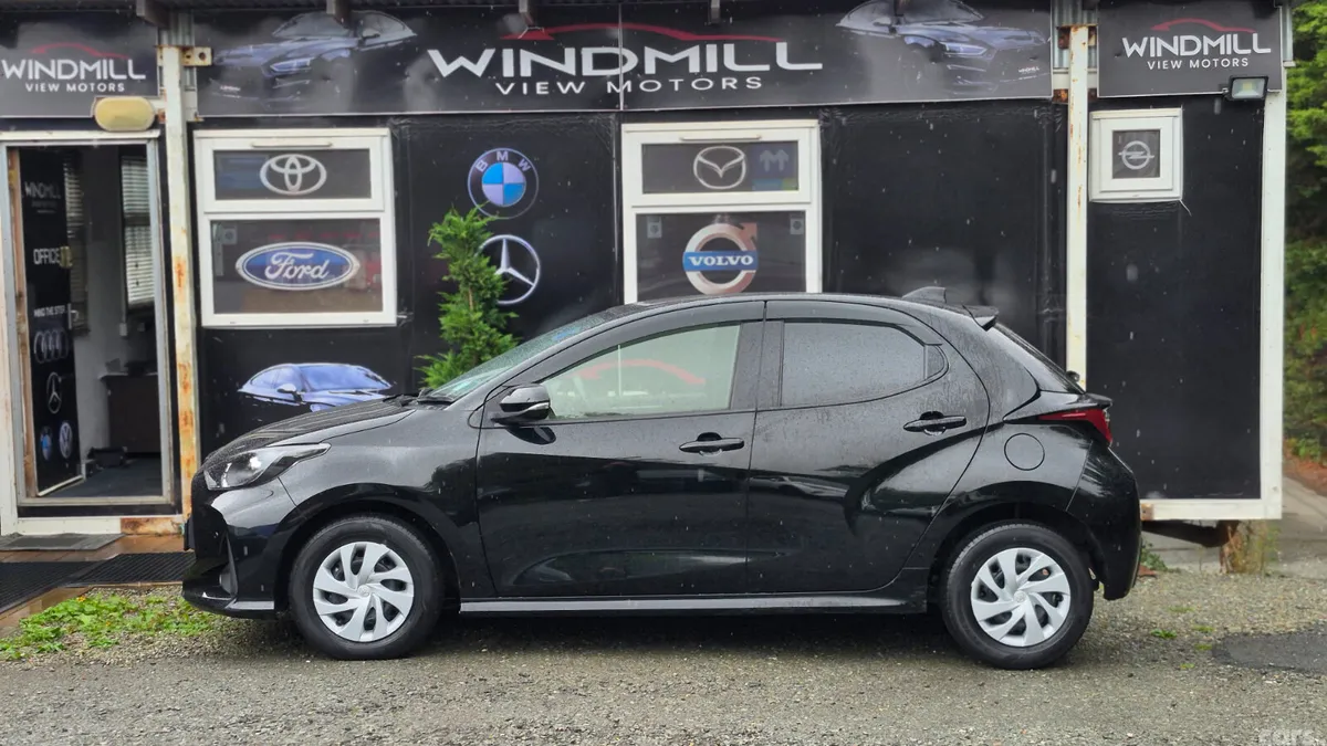 Toyota Yaris Hatchback, Petrol, 2020, Black