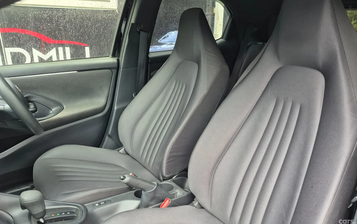 Toyota Yaris Hatchback, Petrol, 2020, Black