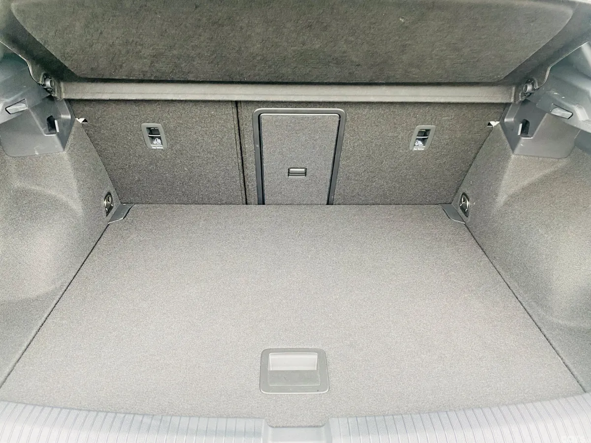 Volkswagen T-Roc SUV, Diesel, 2023, White