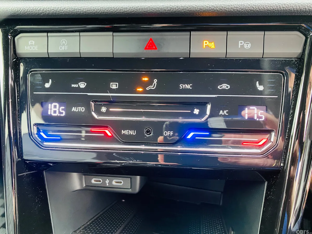 Volkswagen T-Roc SUV, Diesel, 2023, White