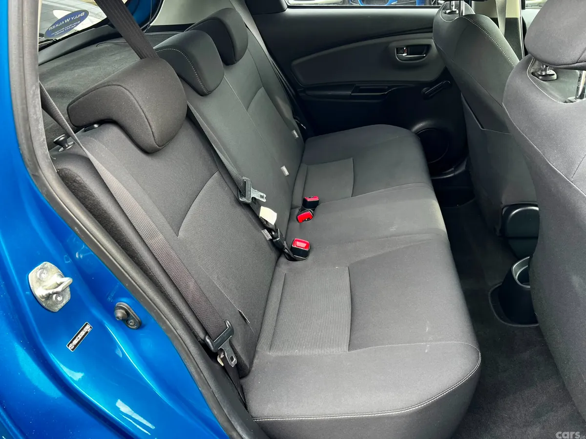 Toyota Yaris Hatchback, Diesel, 2016, Blue
