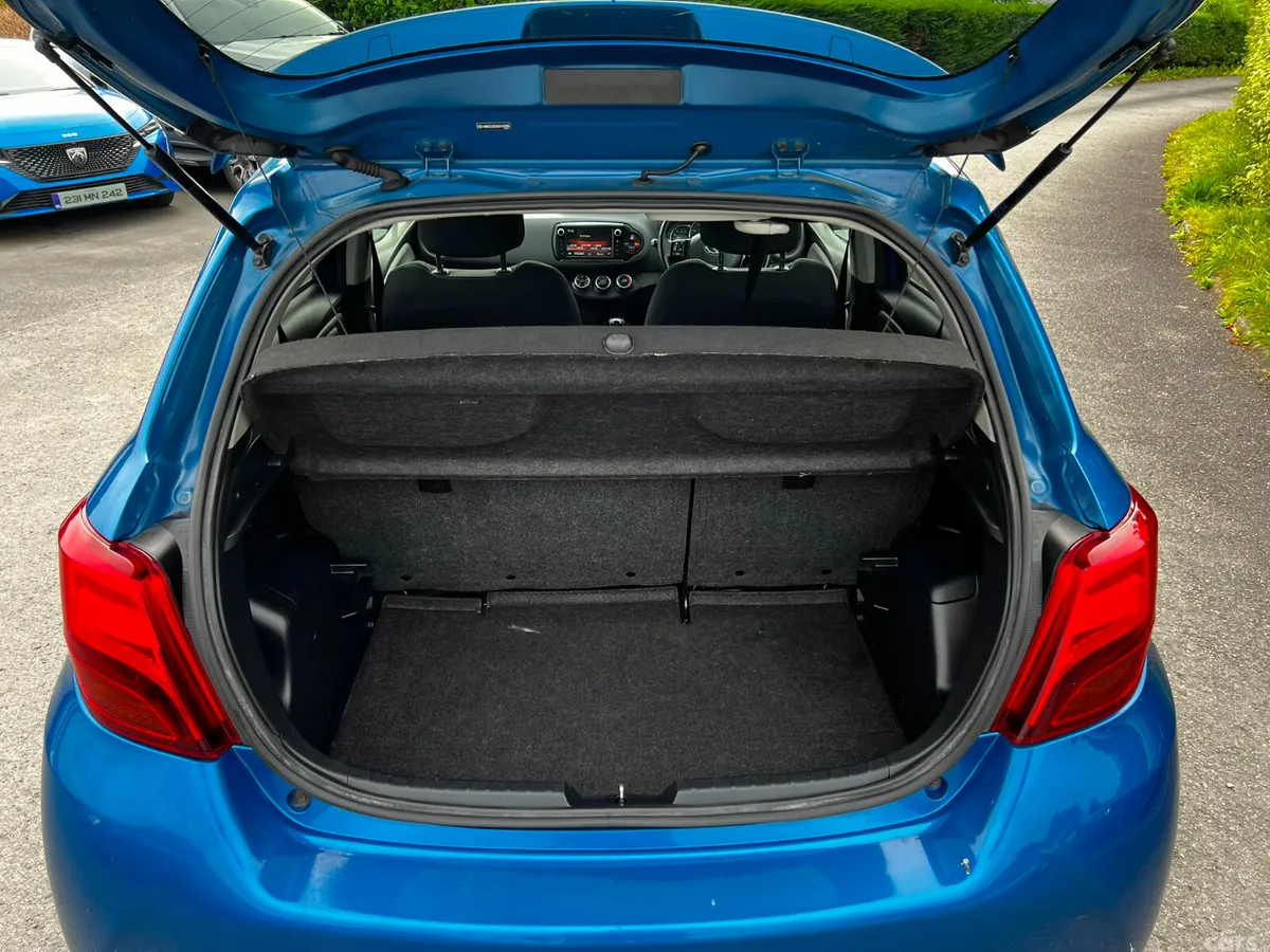 Toyota Yaris Hatchback, Diesel, 2016, Blue