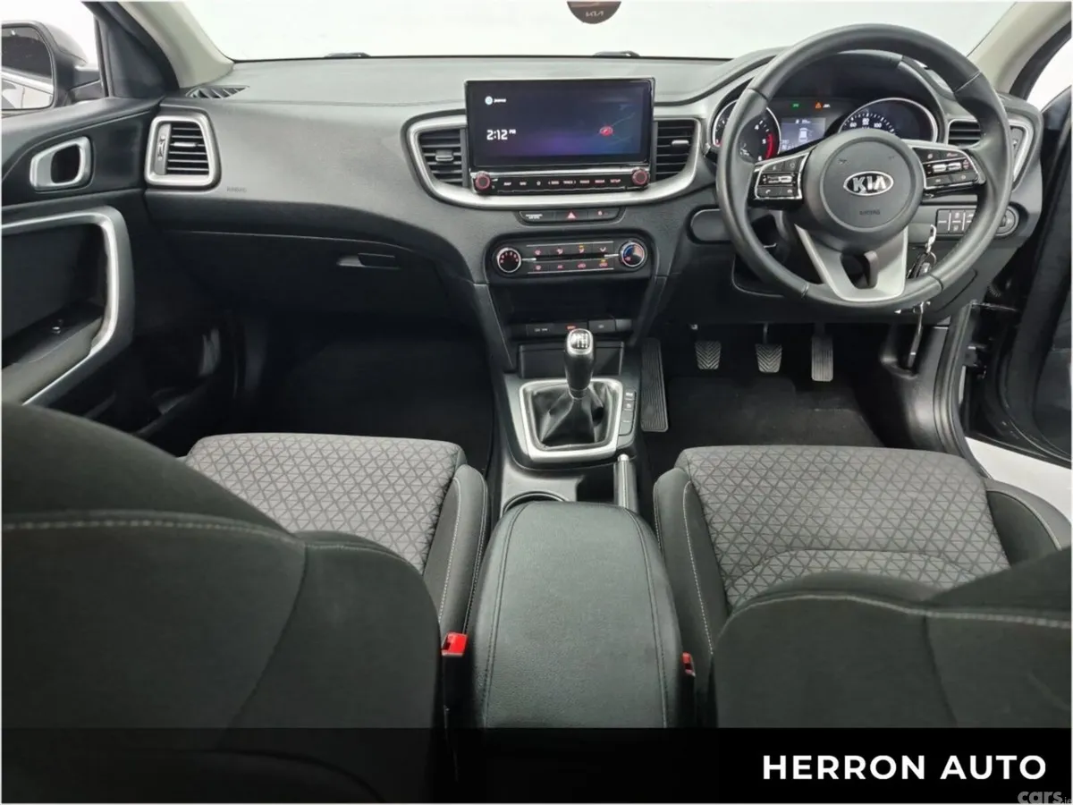 Kia Ceed Hatchback, Diesel, 2022, Grey