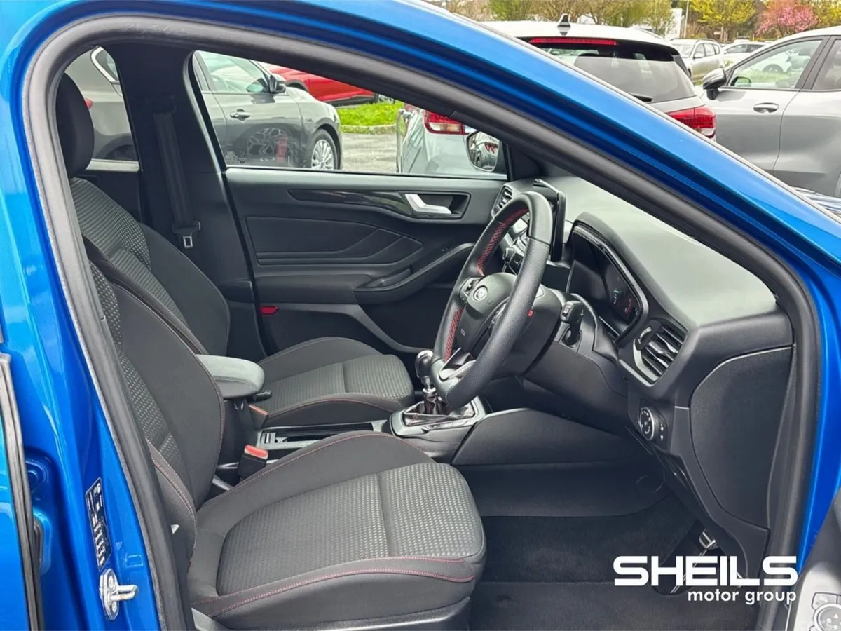 Ford Focus Hatchback, Petrol, 2020, Blue