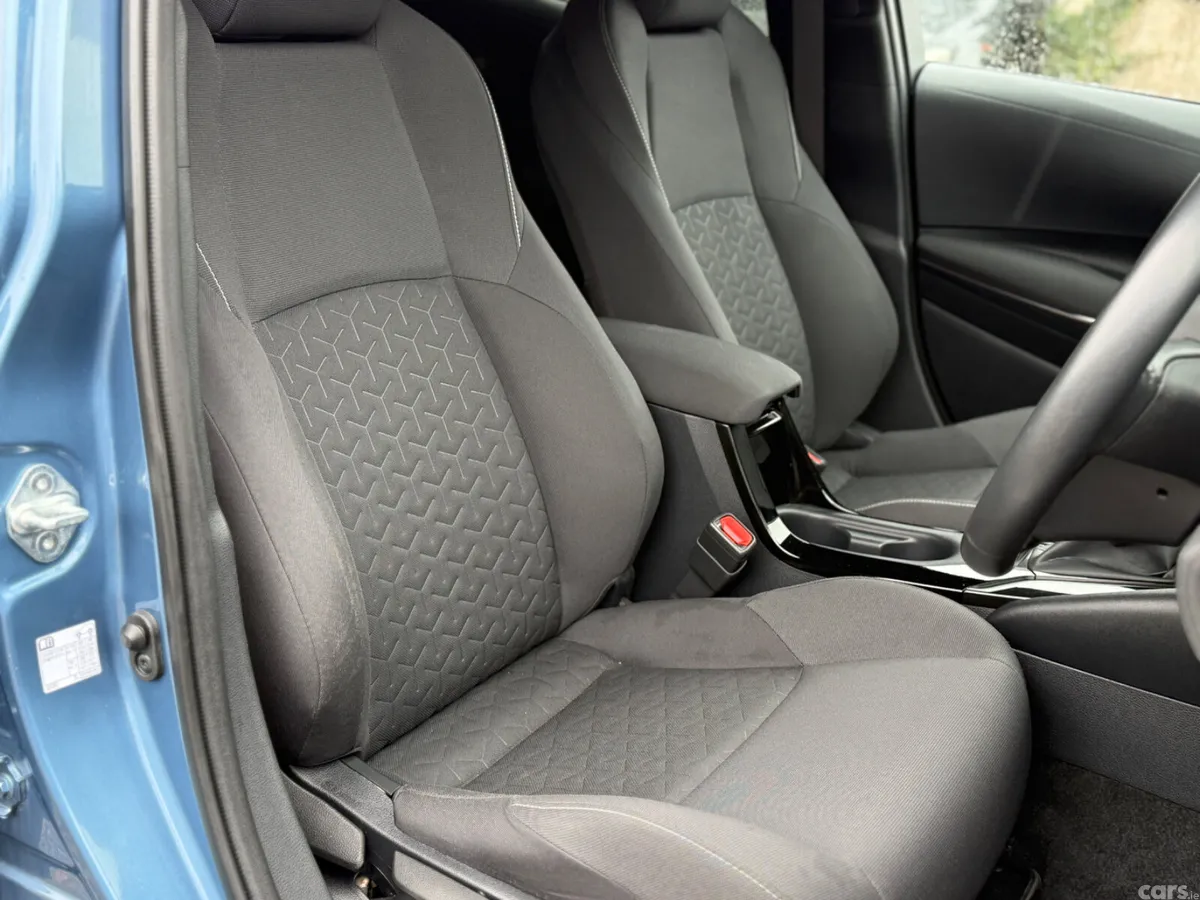 Toyota Corolla Hatchback, Petrol Hybrid, 2022, Blue