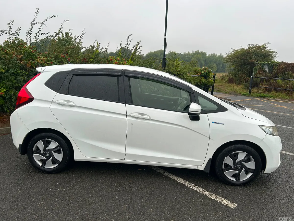Honda Fit Hatchback, Petrol Hybrid, 2015, White