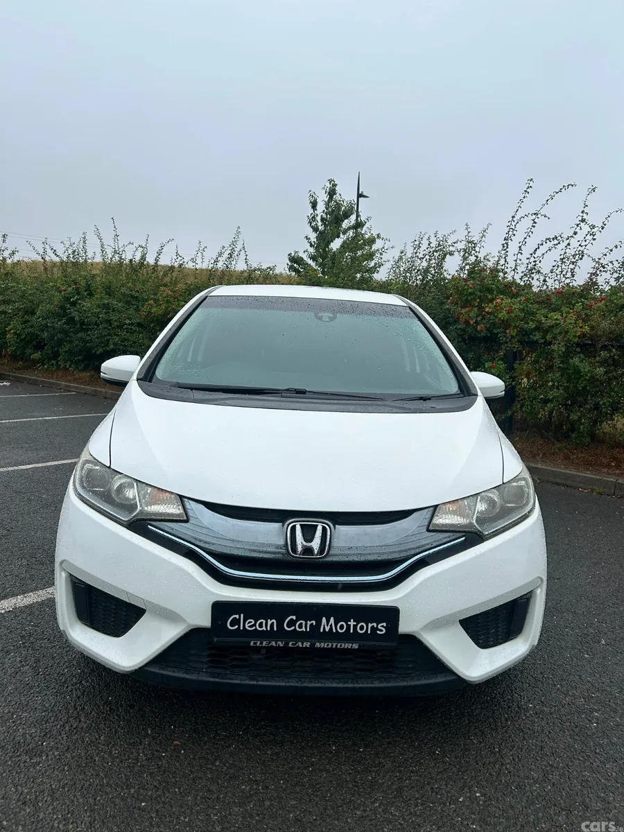 Honda Fit Hatchback, Petrol Hybrid, 2015, White