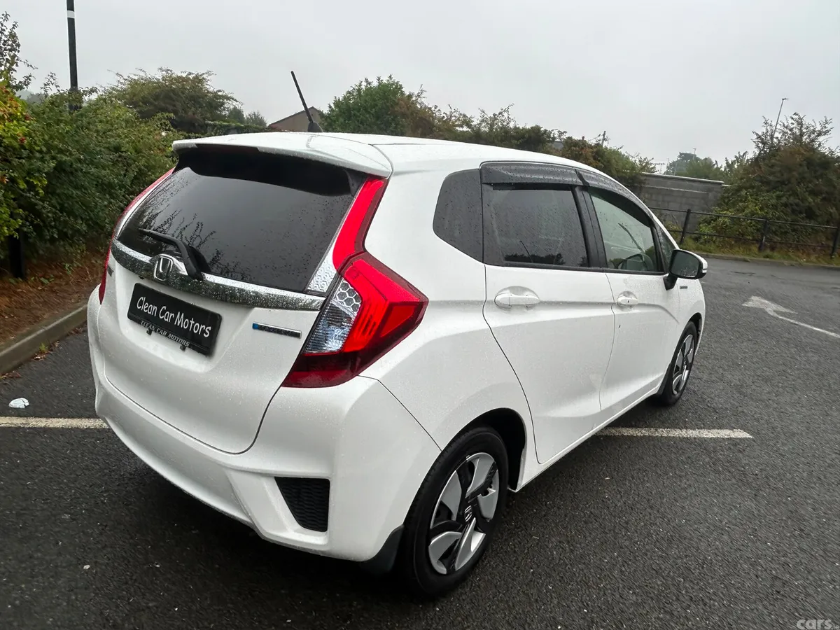 Honda Fit Hatchback, Petrol Hybrid, 2015, White