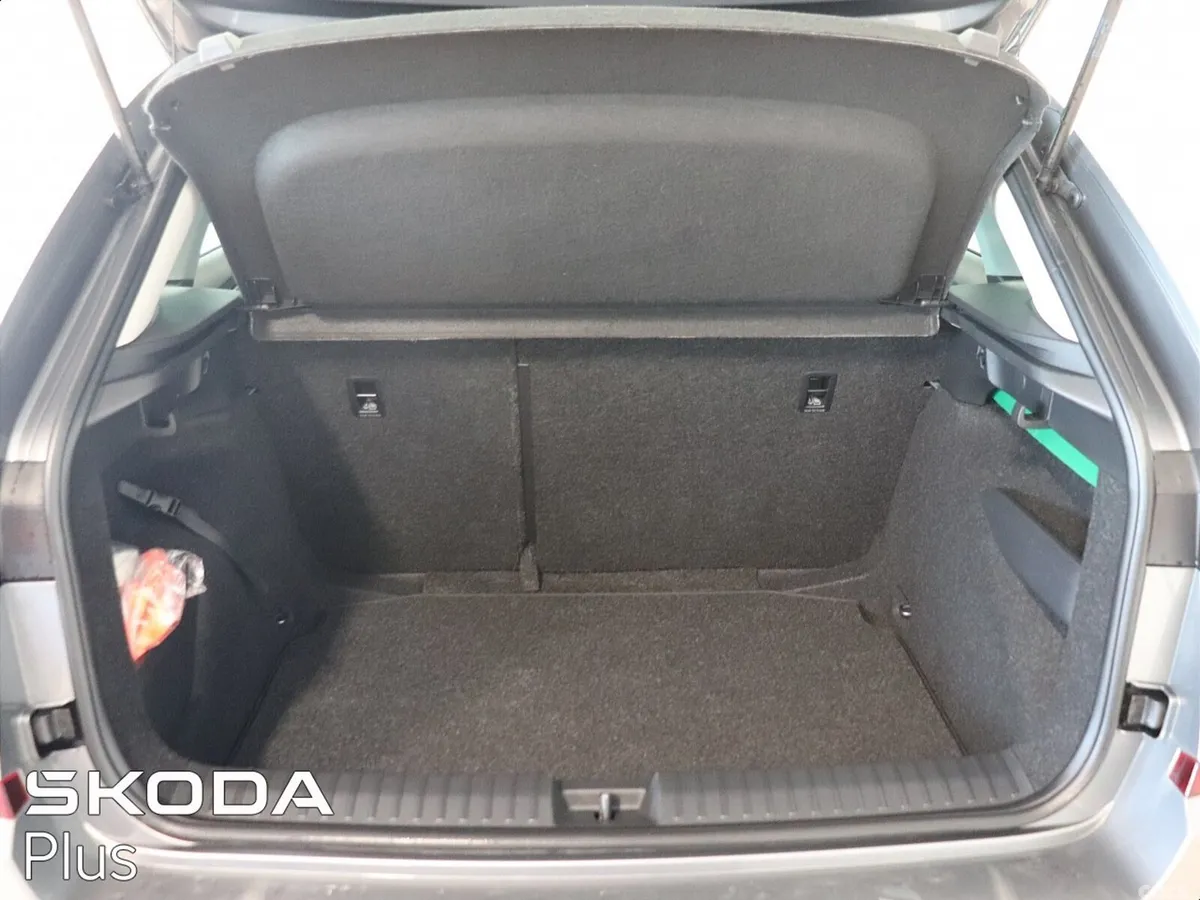 Skoda Kamiq Hatchback, Petrol, 2024, Grey