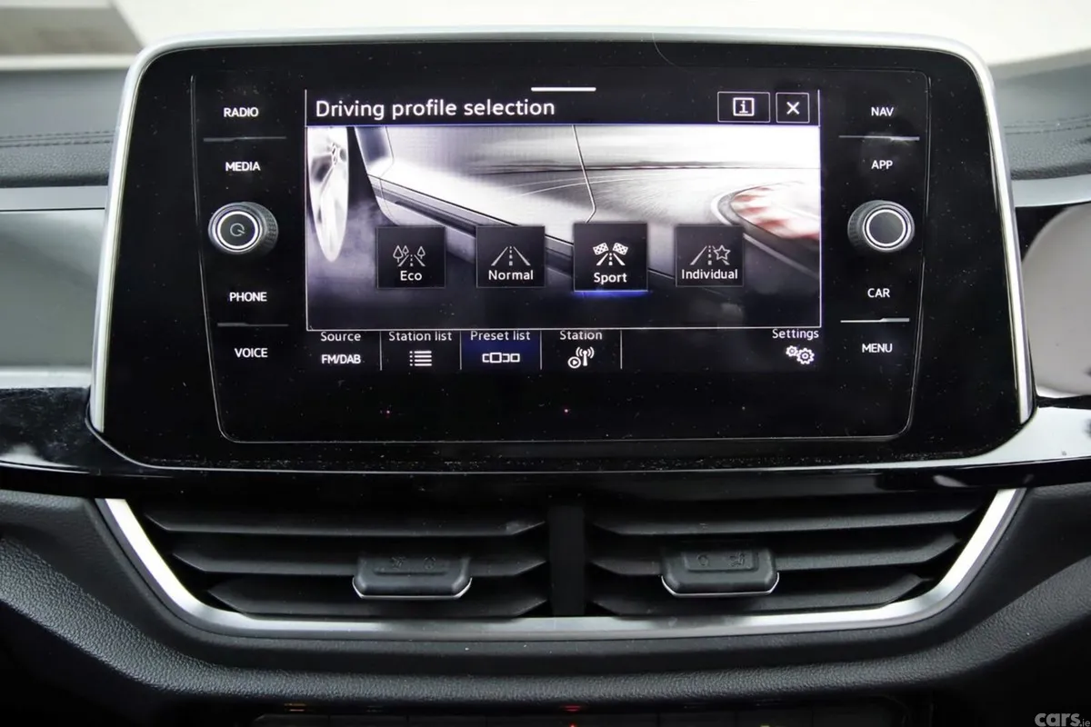Volkswagen T-Roc SUV, Petrol, 2023, Blue