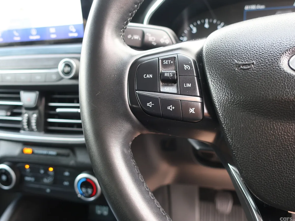 Ford Focus Hatchback, Petrol Hybrid, 2022, Blue