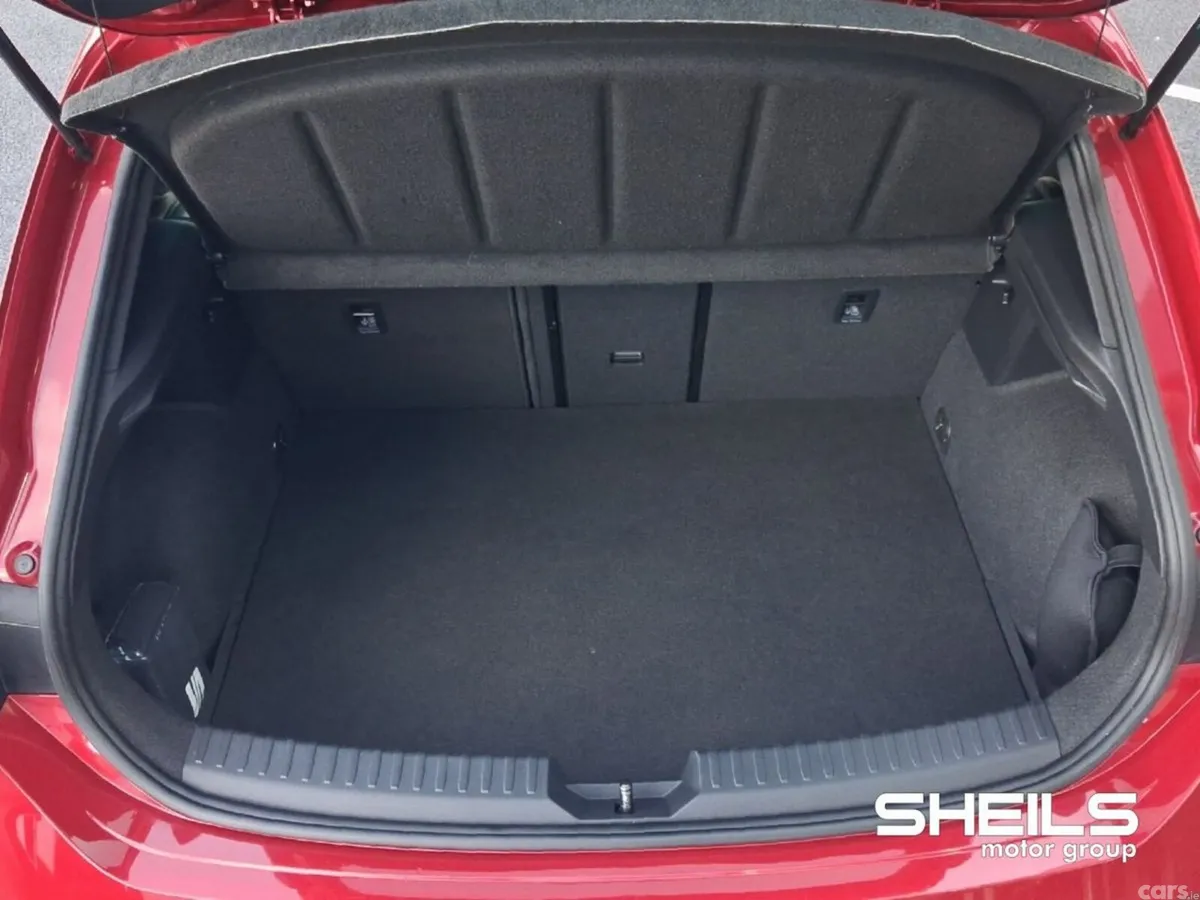 SEAT Leon Hatchback, Petrol Plug-in Hybrid, 2021, Red
