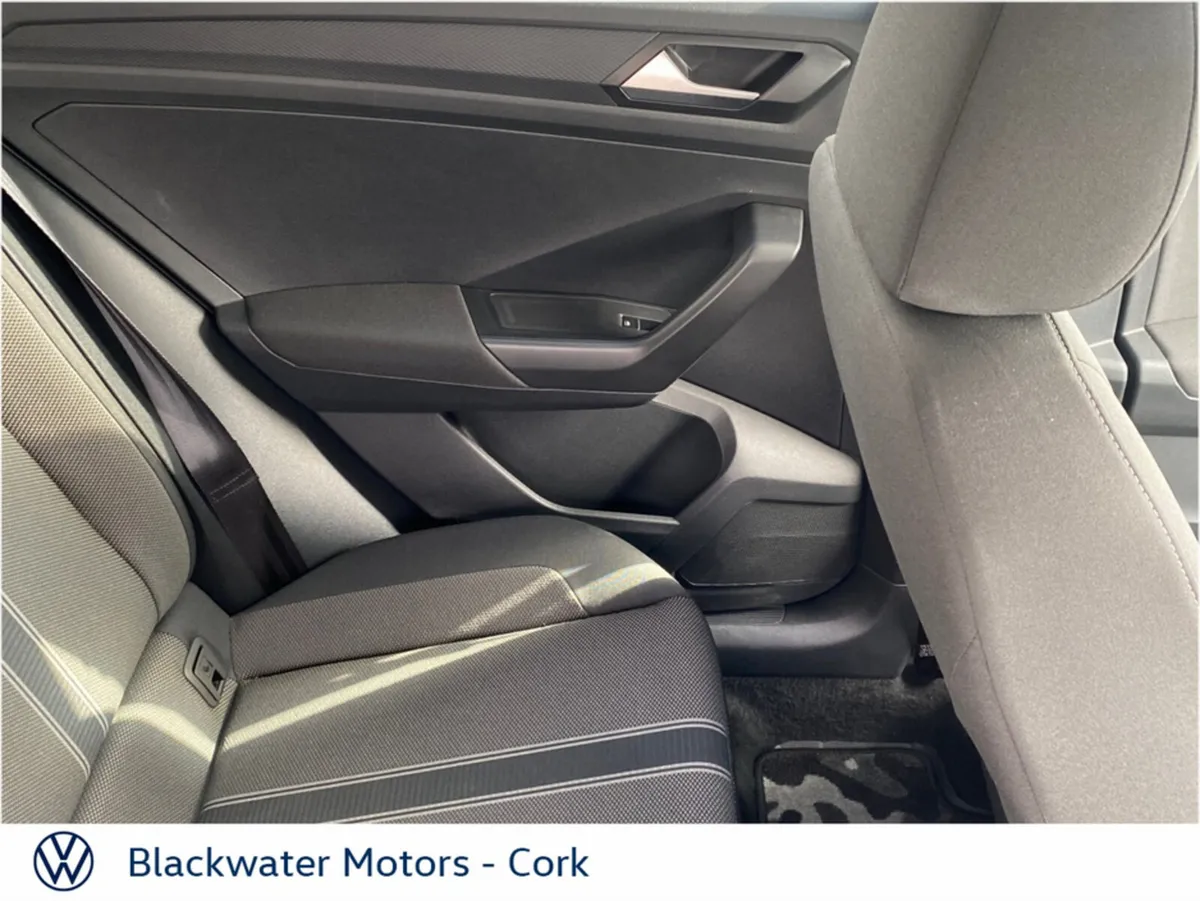 Volkswagen T-Roc Hatchback, Petrol, 2022, Black