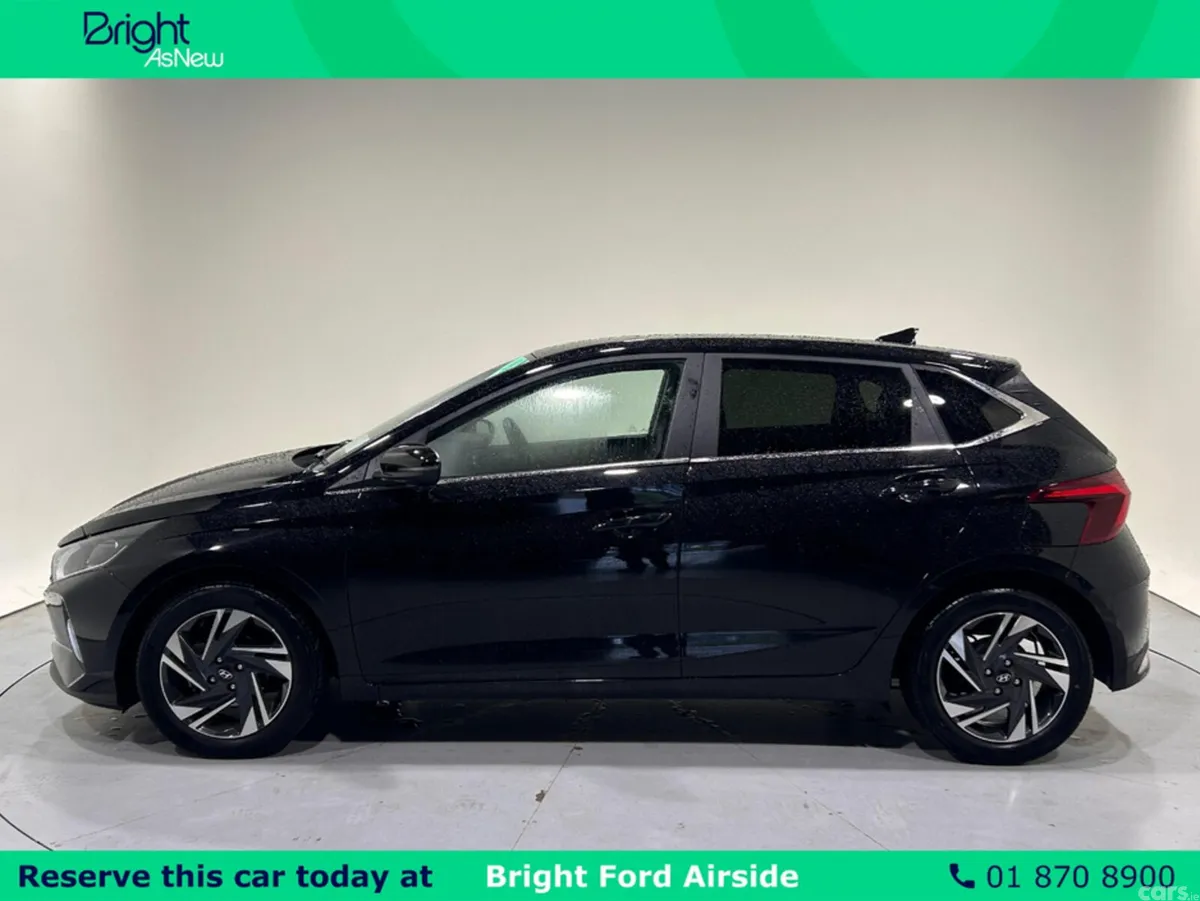 Hyundai i20 Hatchback, Petrol, 2023, Black