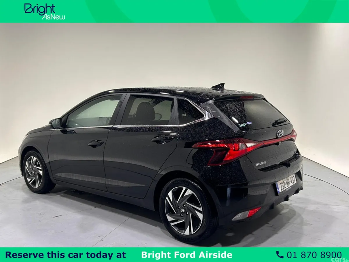Hyundai i20 Hatchback, Petrol, 2023, Black