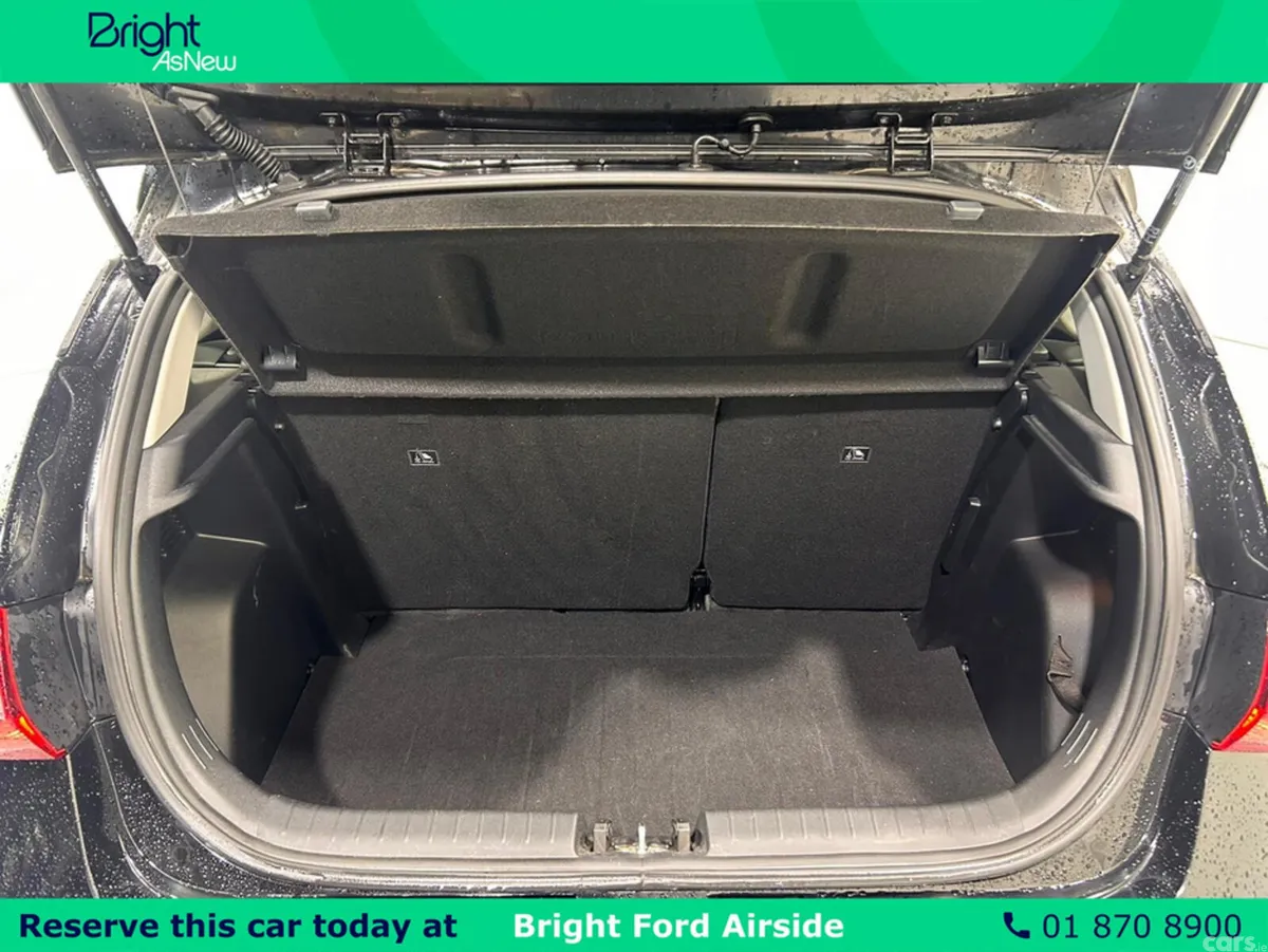 Hyundai i20 Hatchback, Petrol, 2023, Black