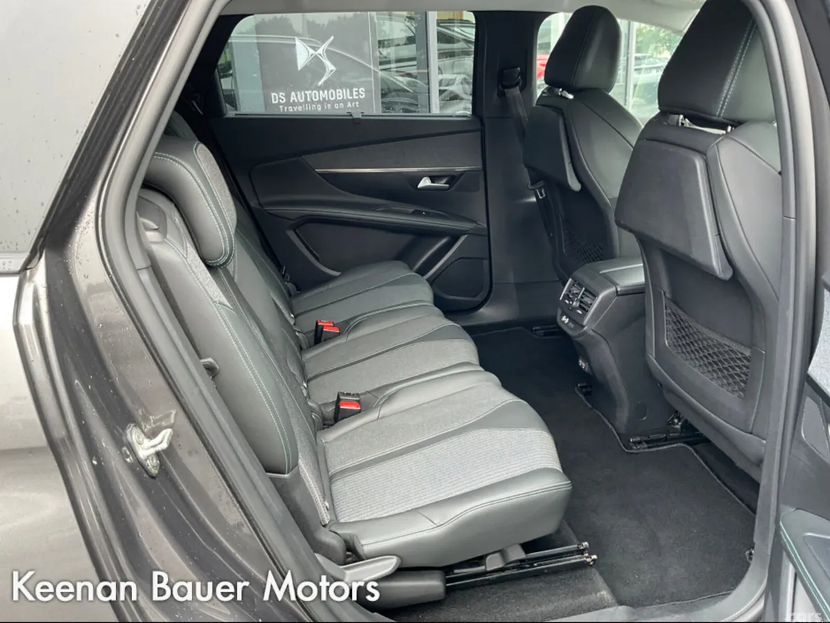Peugeot 5008 MPV, Diesel, 2021, Grey