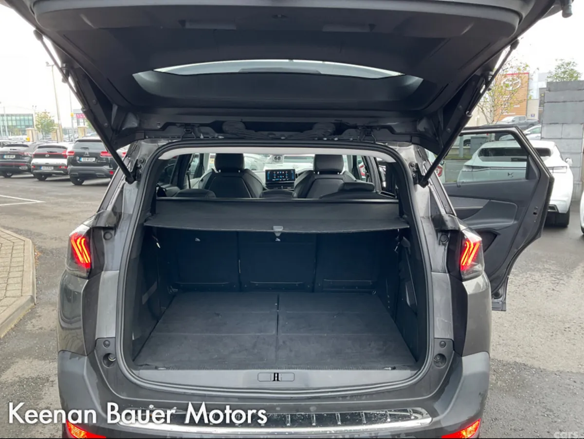 Peugeot 5008 MPV, Diesel, 2021, Grey