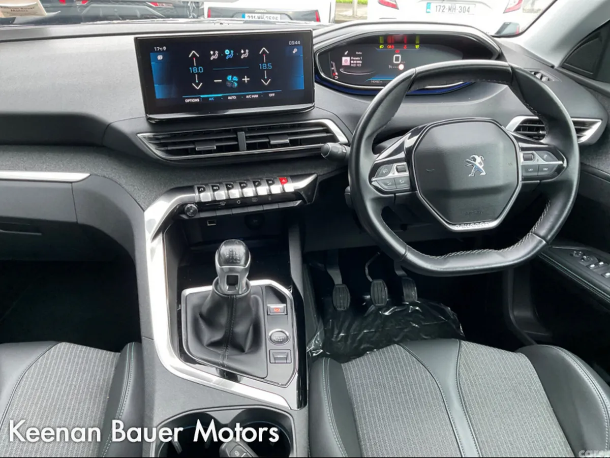 Peugeot 5008 MPV, Diesel, 2021, Grey