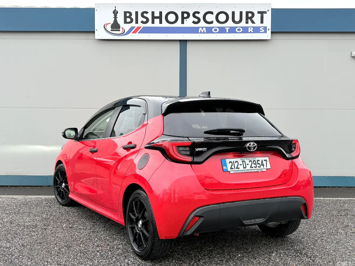 Toyota Yaris Hatchback, Petrol, 2021, Red