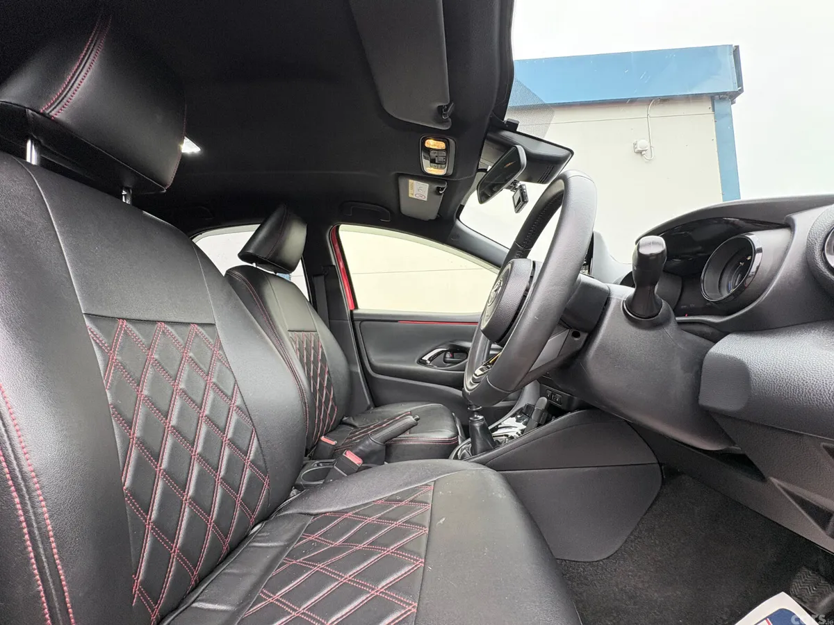 Toyota Yaris Hatchback, Petrol, 2021, Red