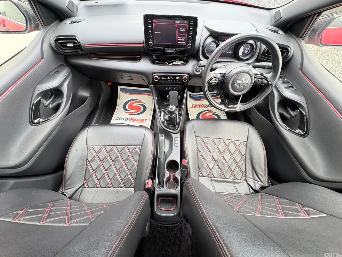 Toyota Yaris Hatchback, Petrol, 2021, Red