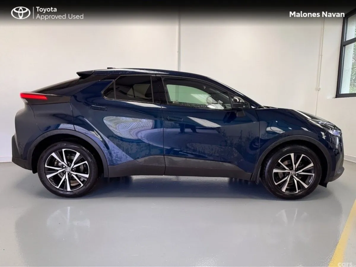Toyota C-HR SUV, Petrol Hybrid, 2024, Blue