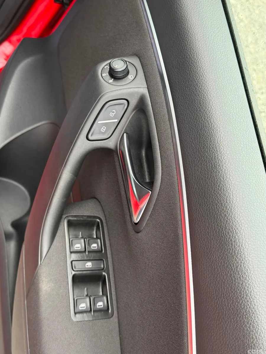 Volkswagen Polo Hatchback, Petrol, 2017, Red