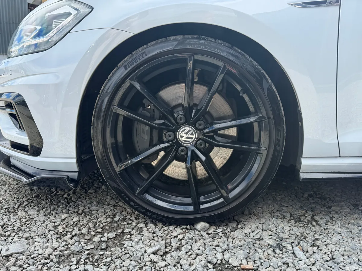 Volkswagen Golf Hatchback, Petrol, 2017, Silver