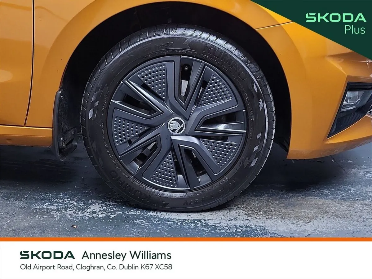 Skoda Fabia Hatchback, Petrol, 2022, Orange
