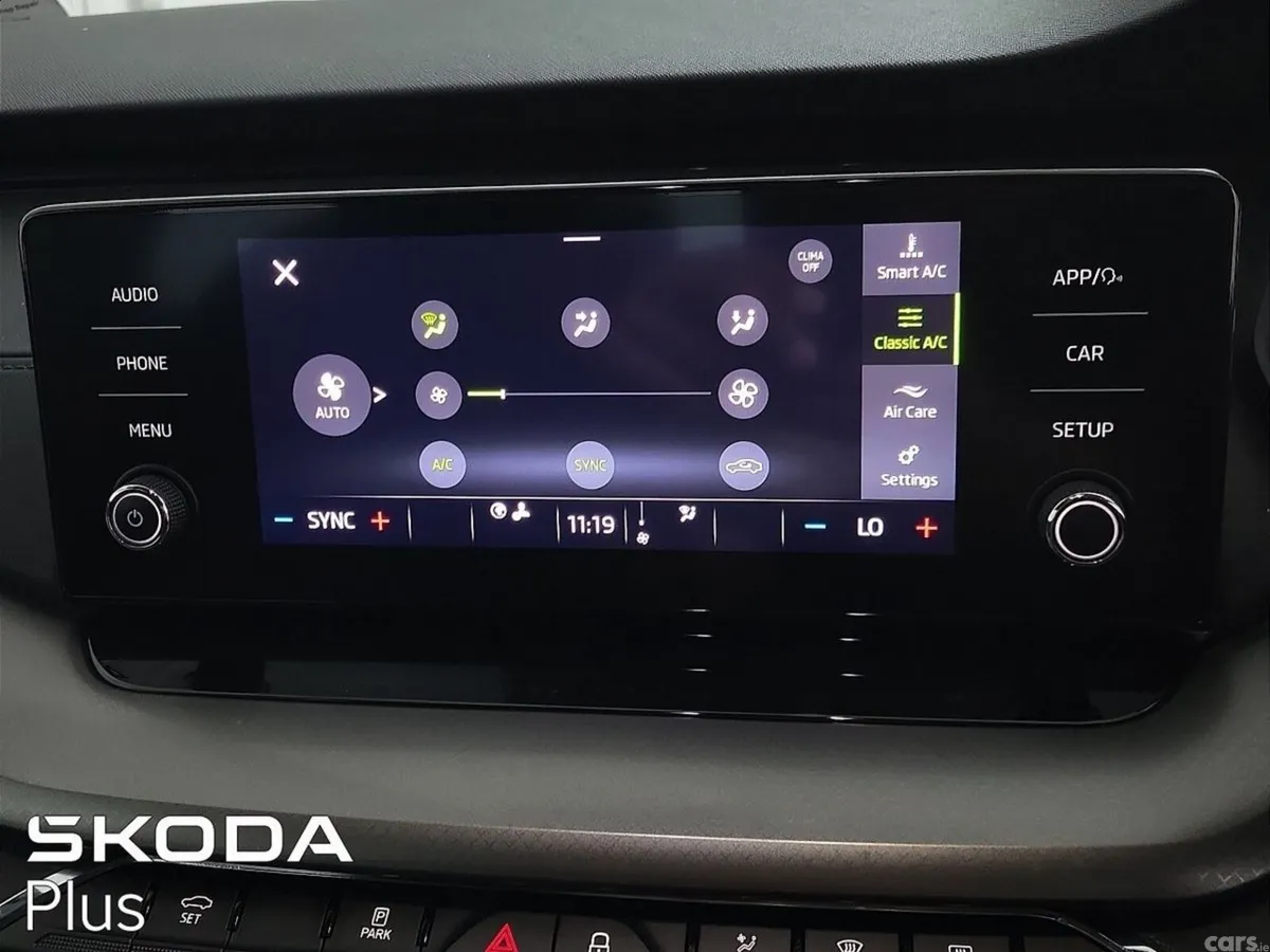 Skoda Octavia Saloon, Petrol, 2024, Grey