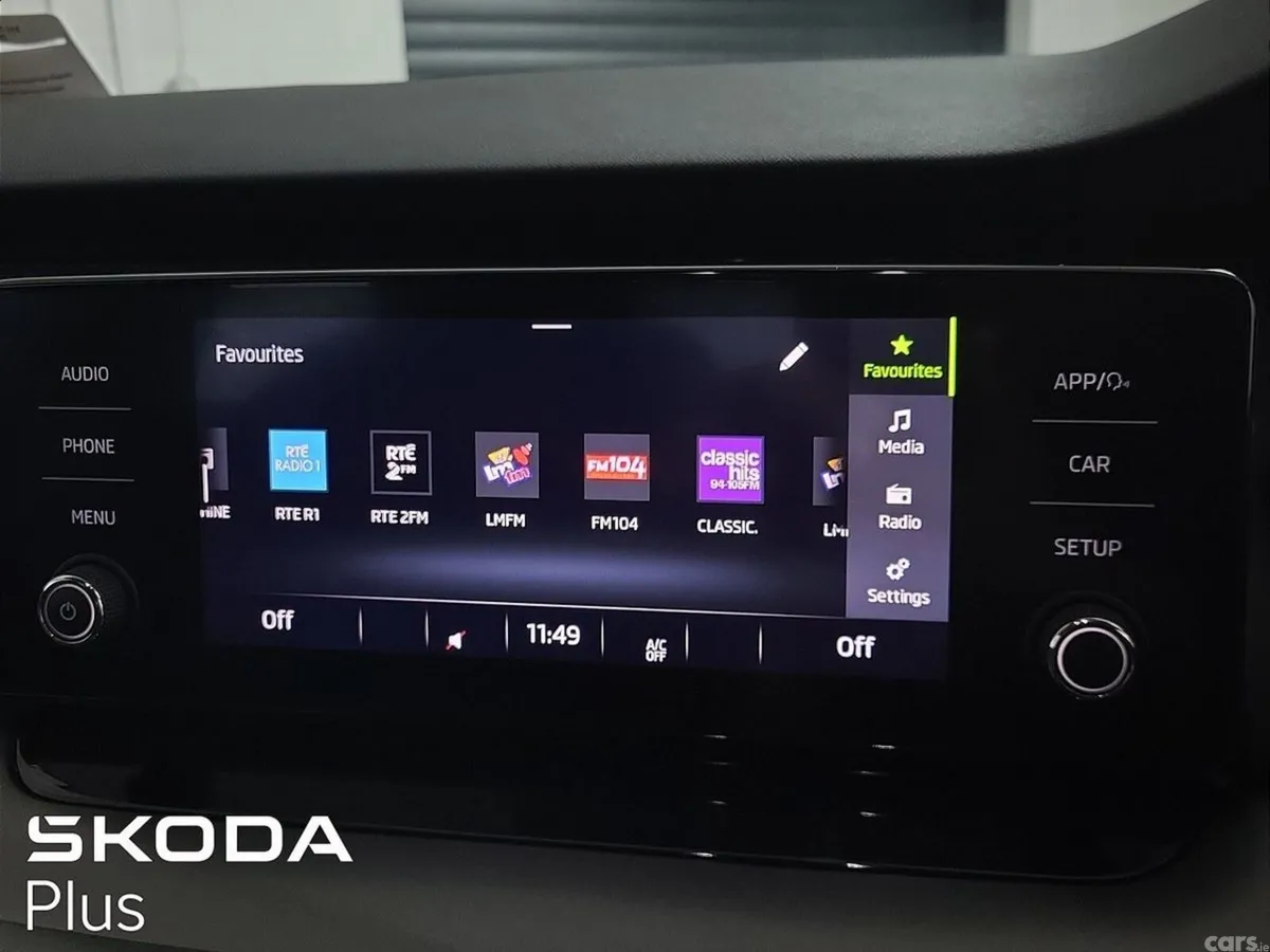 Skoda Octavia Saloon, Diesel, 2023, Blue