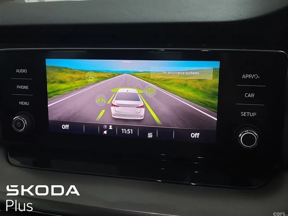 Skoda Octavia Saloon, Diesel, 2023, Blue