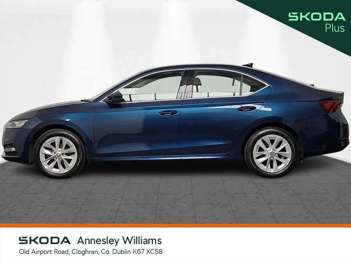 Skoda Octavia Saloon, Diesel, 2023, Blue