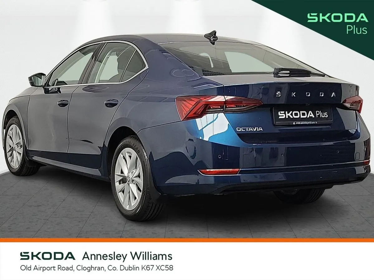 Skoda Octavia Saloon, Diesel, 2023, Blue