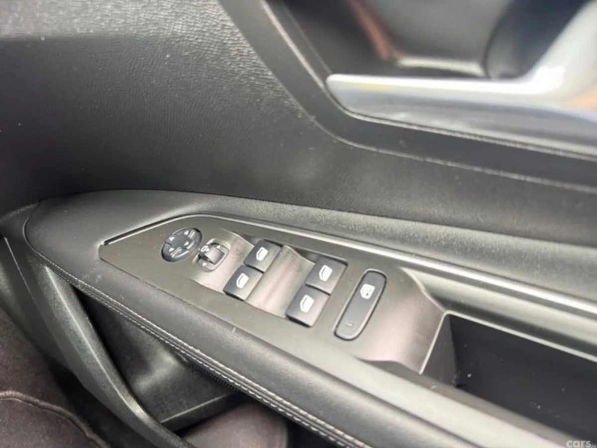 Peugeot 3008 MPV, Diesel, 2019, Grey