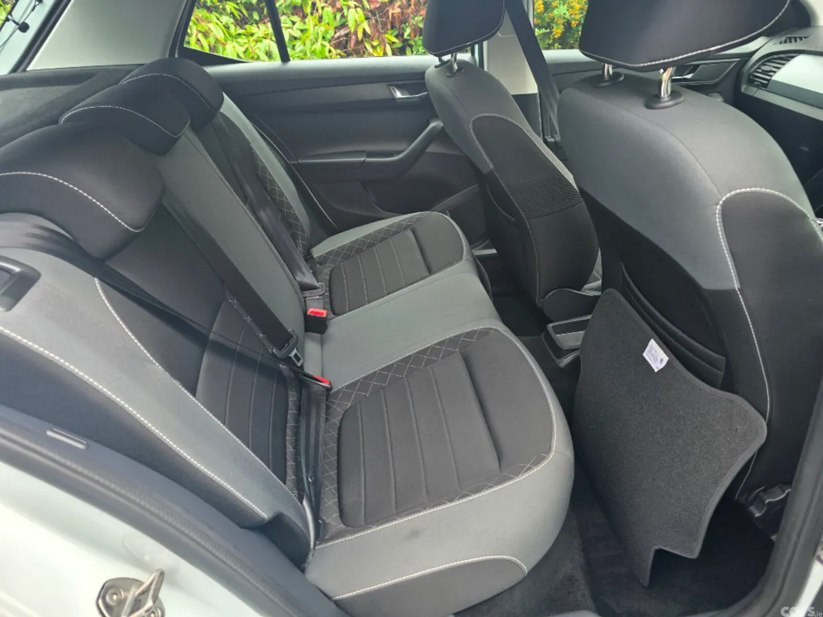 Skoda Fabia Hatchback, Petrol, 2019, White