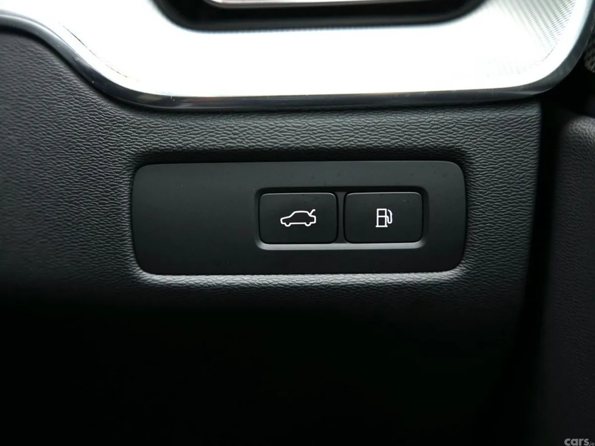Volvo XC60 SUV, Petrol Plug-in Hybrid, 2026, Grey