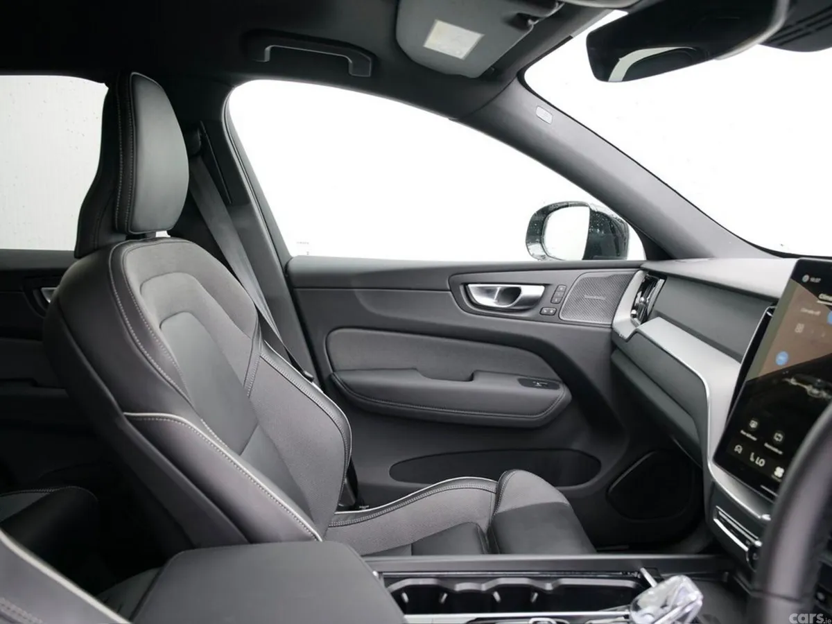 Volvo XC60 SUV, Petrol Plug-in Hybrid, 2026, Grey