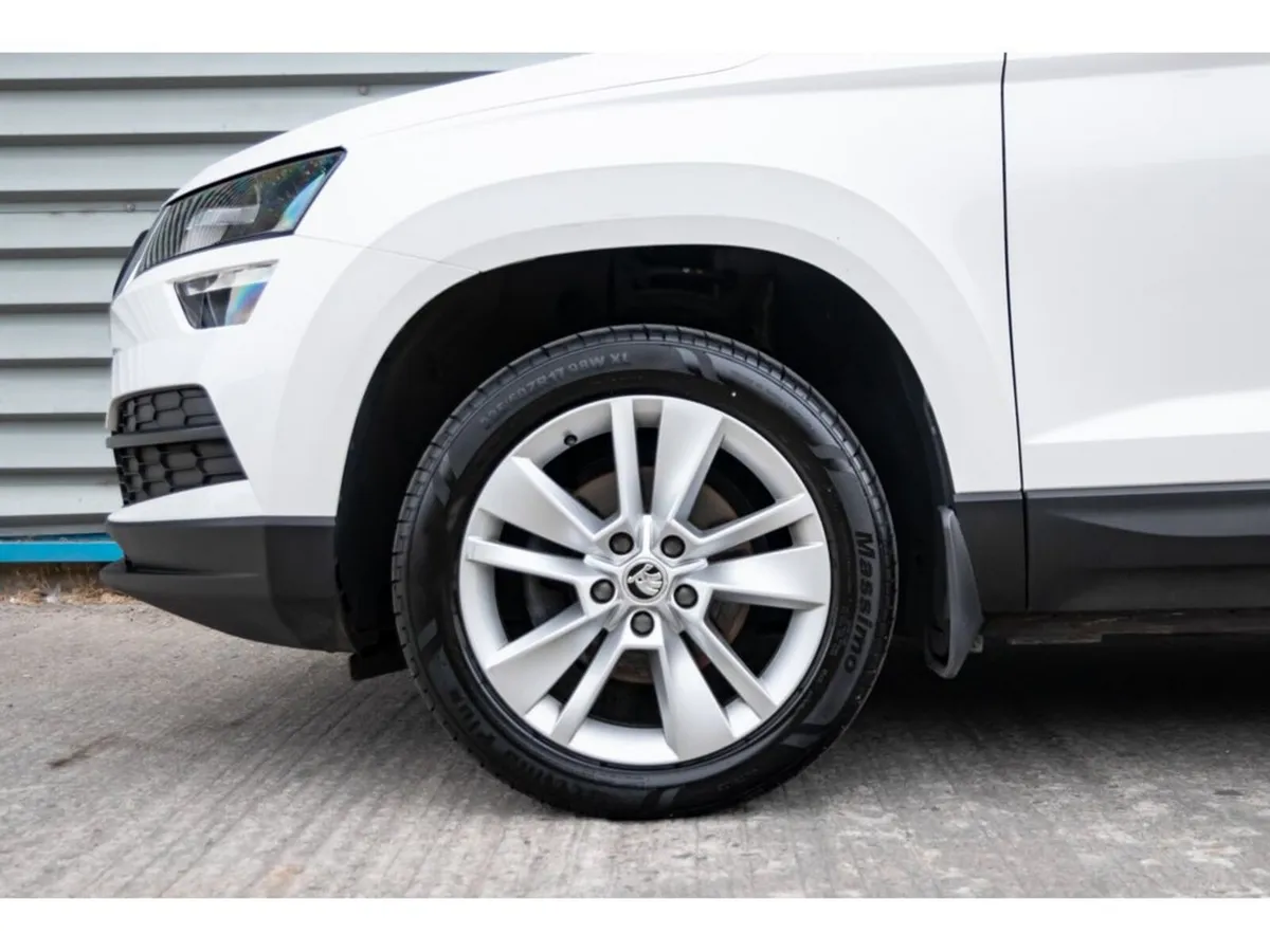 Skoda Karoq Estate, Petrol, 2020, White