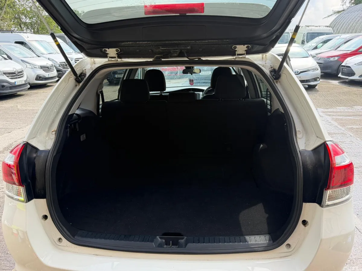 Toyota Corolla Cross Estate, Petrol Hybrid, 2021, White