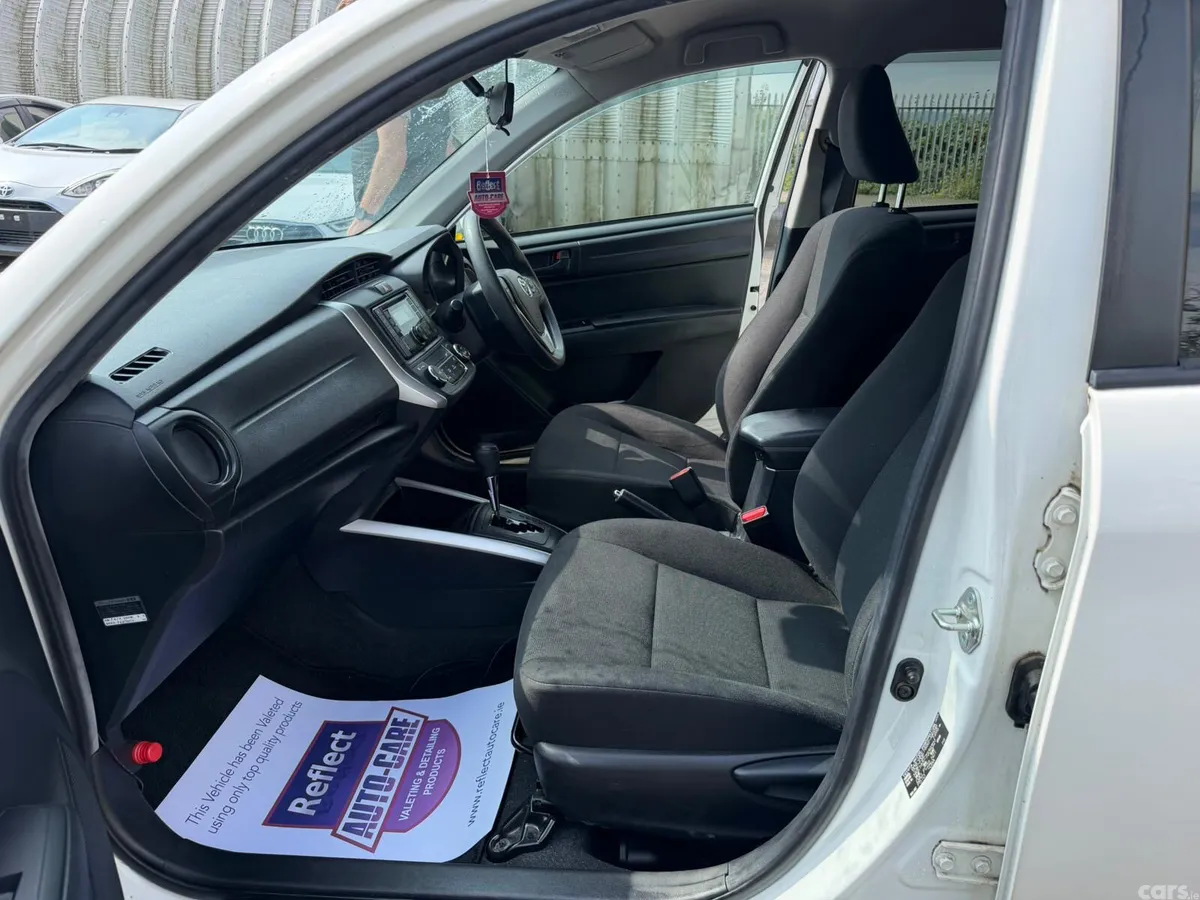 Toyota Corolla Cross Estate, Petrol Hybrid, 2021, White